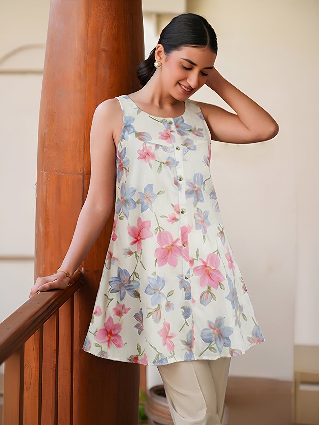 JAC26TU03902_1.jpg White Pure Cotton Floral Printed A-Line Short Kurti - Style 03902 - Image 1